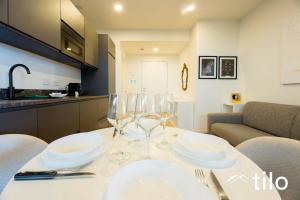 Waterfront Lux 1BR AC Free Parking By Tilo