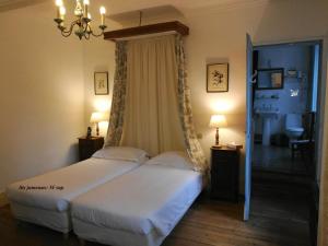 Hotels Hotel Logis - Chateau de Beauregard : Chambre Traditionnelle - Lits Jumeaux/Double