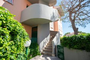 Trilocale fronte mare con piscina condominiale