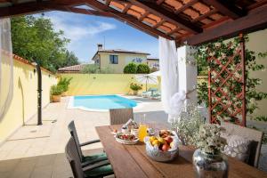 4-Bedroom villa with Private Pool in Vodnjan