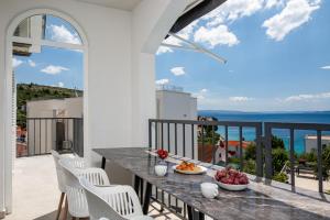 Luxury Villa, 40 sqm heated private pool, gym, Seaview, 200m to beach, 7 bedrooms