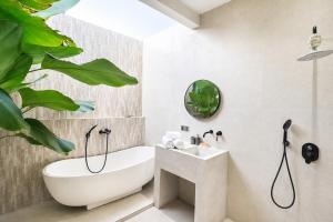 Villa Iris by Hotelarious
