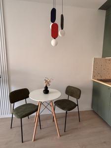 Stylish Studio with terrace near New York Cafe 2