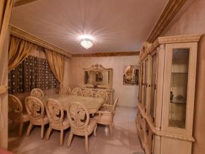 Lovely 2-bedroom Condo with indoor fireplace