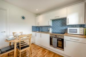 2 Bed in Brixham oc-bx081