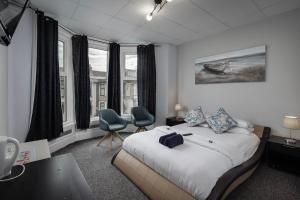 100 Pipers Hotel
