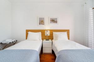 Bright Cascais Apartment with a View