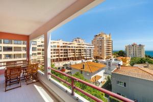 Bright Cascais Apartment with a View