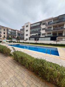 Bouznika Apartment Pool, Terrace & Parking