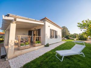 Villa Miramare Peaceful Oasis with Garden, Pool and Sea View in Alghero