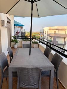 Bouznika Apartment Pool, Terrace & Parking