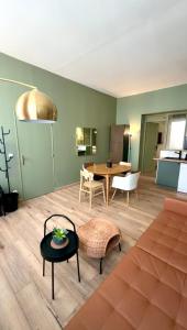 Appartement plein cœur des Chartrons rue calme