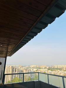 The Basera - Luxury Skydeck Cabin