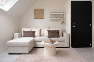 Spacious 5BR Retreat for Families & Groups for 16P with WiFi