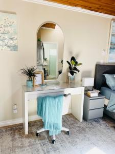 Separate guest suite