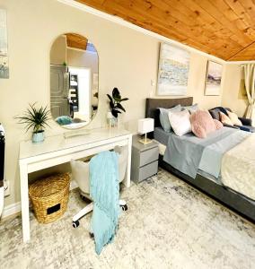Separate guest suite