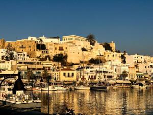 Naxos budget friendly studio 3 min walk from port