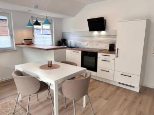 Strandlicht I Wohnung mit Balkon & 2 Schlafzimmern