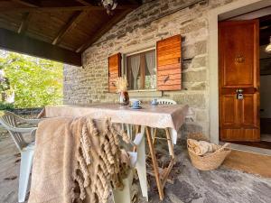 Lantico metato tra i castagni