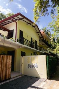 Strand by Barefoot Backpackers Hostel, Hiriketiya Beach