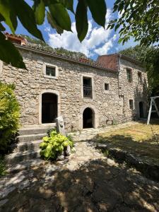 Authentic Stone House Tranquil Villa for Families and Groups