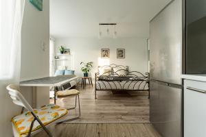 Reda Peaceful Retreat Studio by BookingHost