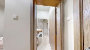 Lobster Room - Coral - 2