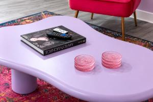 Pink Pony Club Retreat Near Vanderbilt Sleeps 6