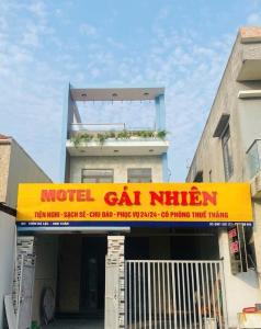 Motel Gái Nhiên