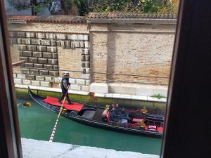 Venice and Venice Apartments - private rooms in shared apartment