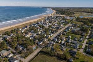 Private Coastal 4 Bedroom Residence in the Heart of Ocean Park Maine with Nearby Beach Access