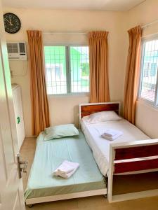 3BR House near Clark Airport, SM and Korea Town