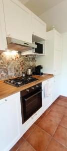 "My Country House" Salo- Rustico con Ampio Giardino, AC, Parcheggio & Pet Friendly
