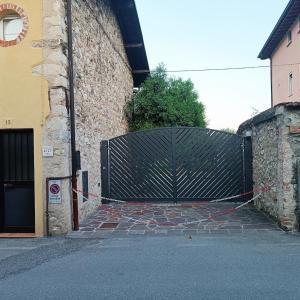 "My Country House" Salo- Rustico con Ampio Giardino, AC, Parcheggio & Pet Friendly