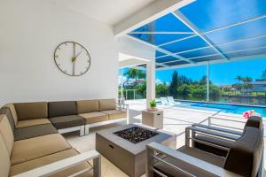 Luxury Gulf Access Escape with Pool, Spa, Dock & Firepit Retreat - Villa Sogno - Roelens