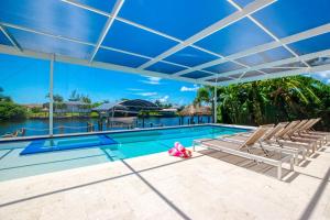 Luxury Gulf Access Escape with Pool, Spa, Dock & Firepit Retreat - Villa Sogno - Roelens