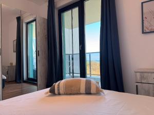 Sea Horizon Apartment