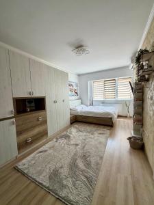 Home away from home - Cozy and Spacious Studio with Balcony