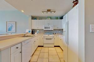 Gorgeous home a walk to the Gulf & minutes from dining
