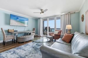 Gulf-front condo with balcony beach access pool & hot tub