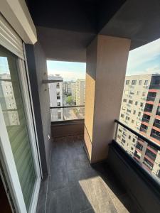 Spacious Apartment with Two Terraces &Free Parking