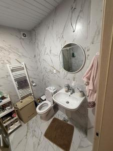 Spacious Apartment with Two Terraces &Free Parking