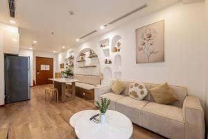 Landmark Central Park Apartment - City Skyline View