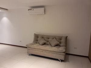 Amplio apartamento de 1 dormitorio - exclusivamente parejas