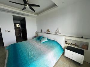 Beautiful Apartment Ocean views and beach access