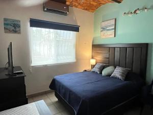 "Le Petit Oasis" Pool, AC and Beach 1 minute away