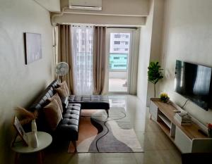 Cozy 1-Bedroom Condo with Balcony in Makati