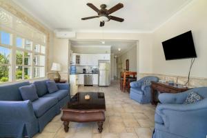 Seaside Beachfront 2BR Condo by Alicia Beach
