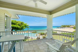 Seaside Beachfront 2BR Condo by Alicia Beach