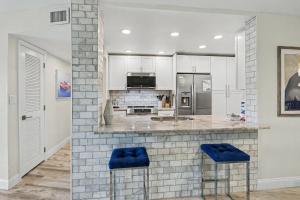 Lands End 1-206 Bay Front-Premier
